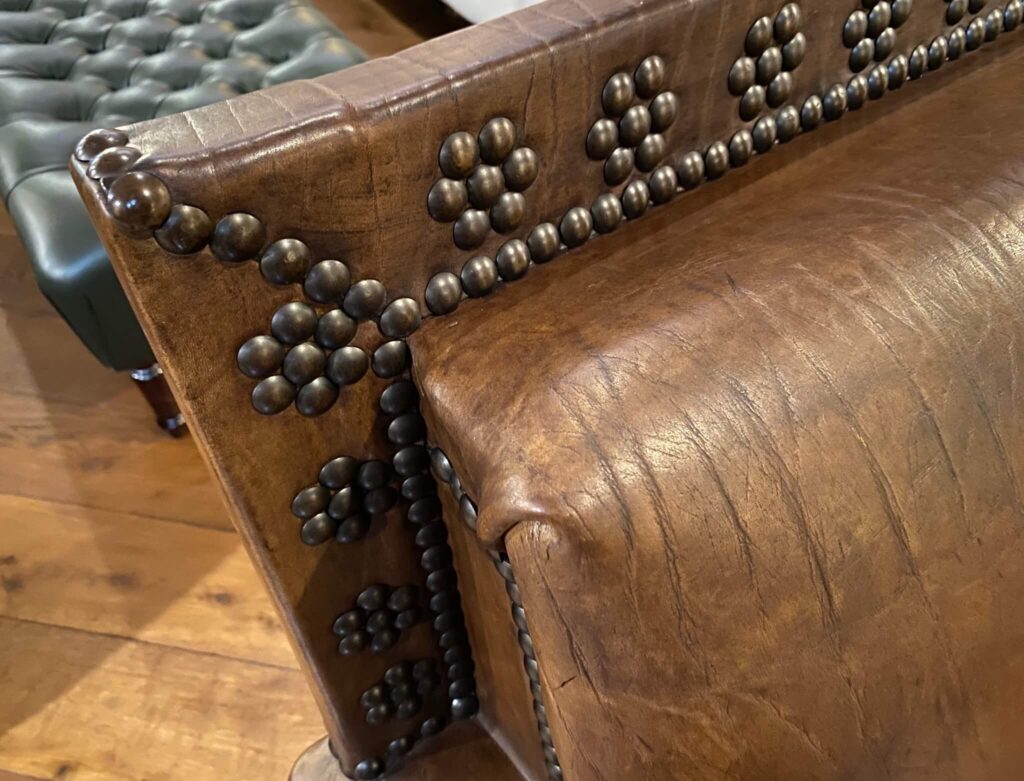 chesterfield_barok_vintage_bank_fauteuils_detail_rug