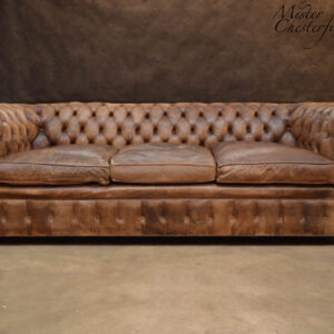 Chesterfield-oud-vintage-bank